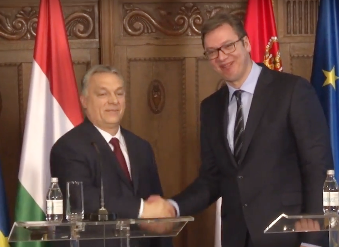 ВУЧИЋ ОДУШЕВЉЕН! Ево шта је Орбан поклонио председнику Србије за рођендан!